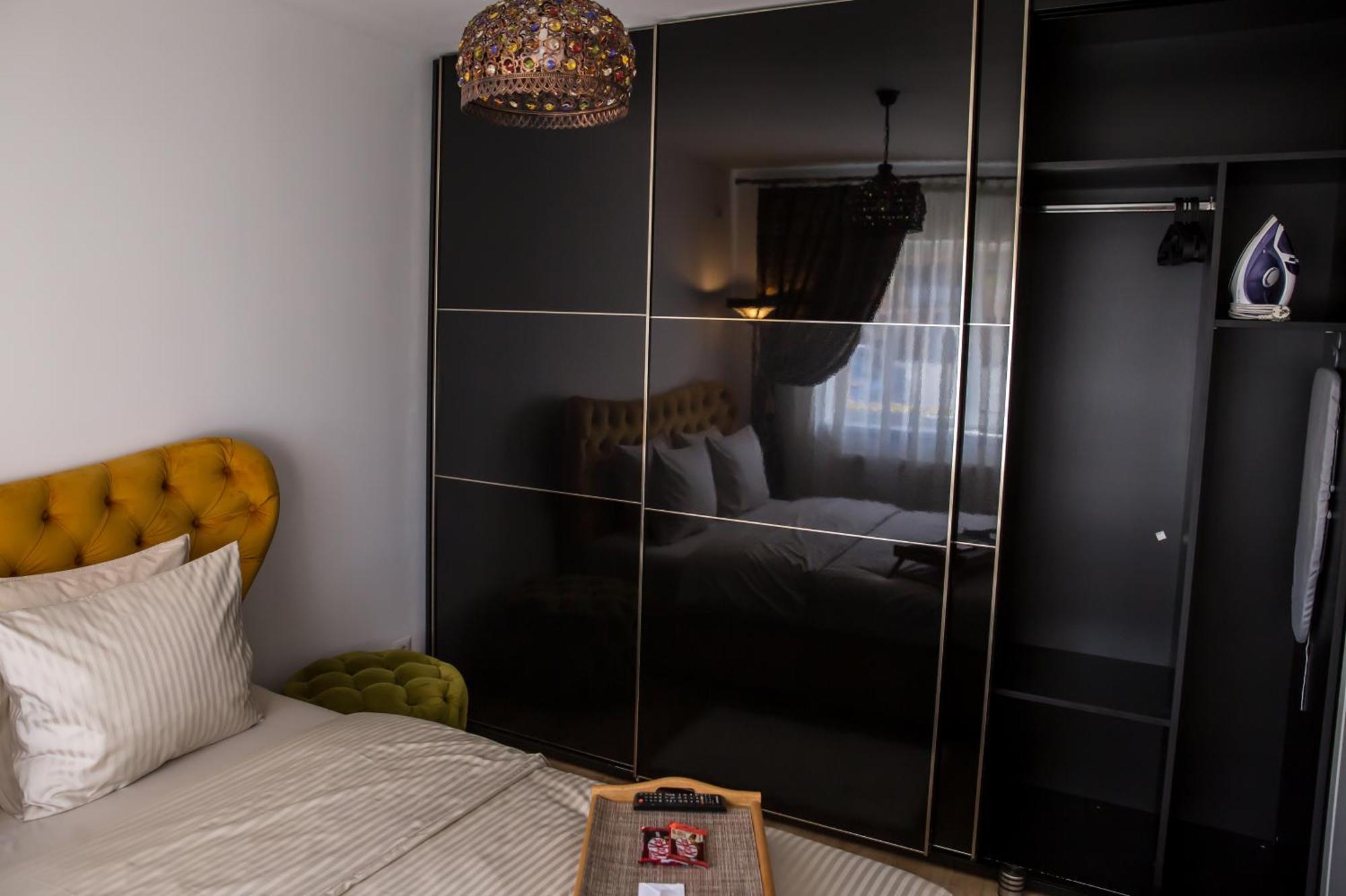 Jsn House - Private Parking & Premium Services บูคาเรสต์ ภายนอก รูปภาพ