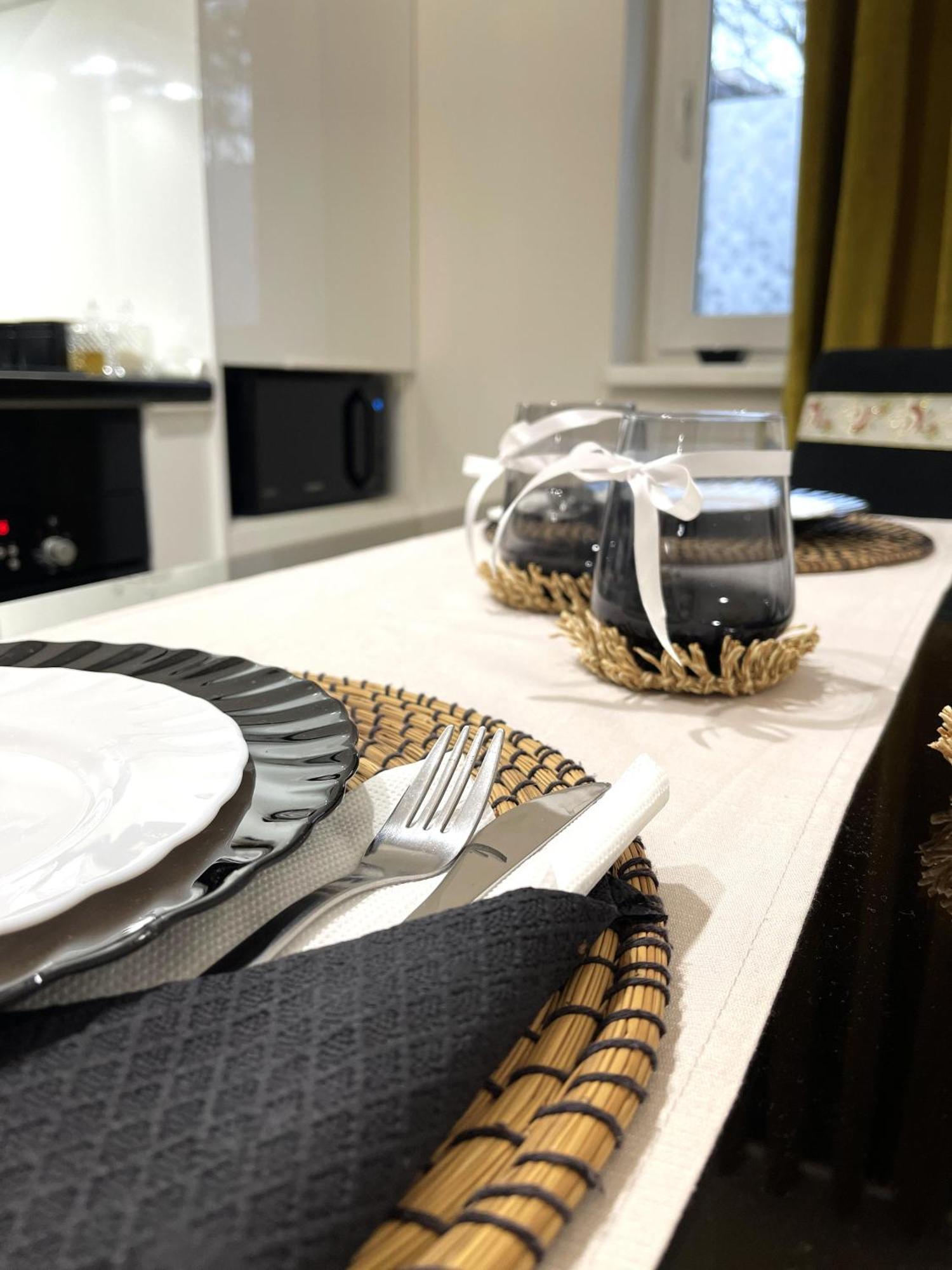 Jsn House - Private Parking & Premium Services บูคาเรสต์ ภายนอก รูปภาพ