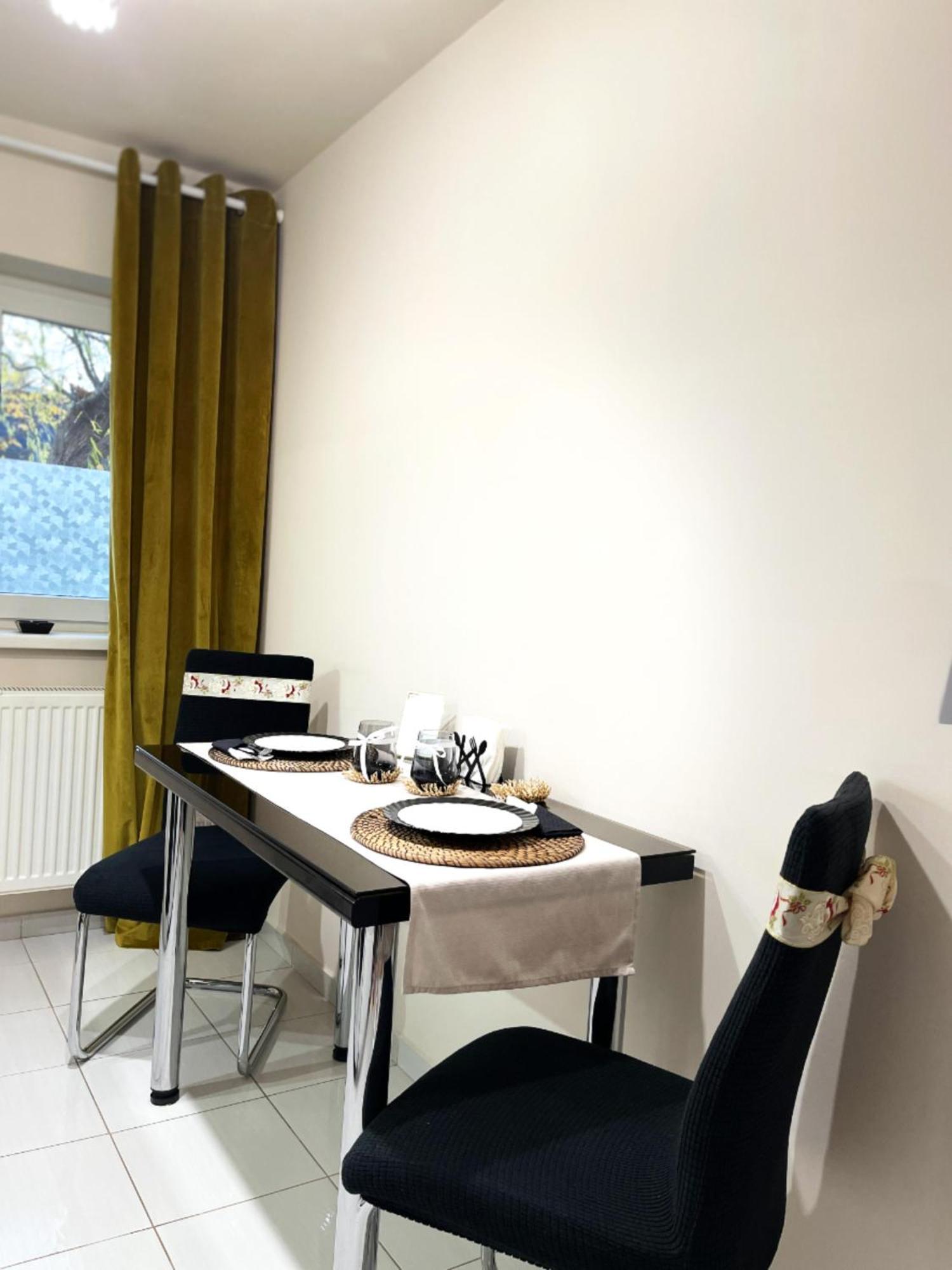 Jsn House - Private Parking & Premium Services บูคาเรสต์ ภายนอก รูปภาพ